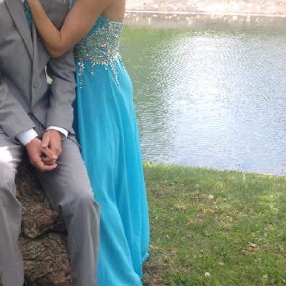 Prom dress - Picture 9 of 16